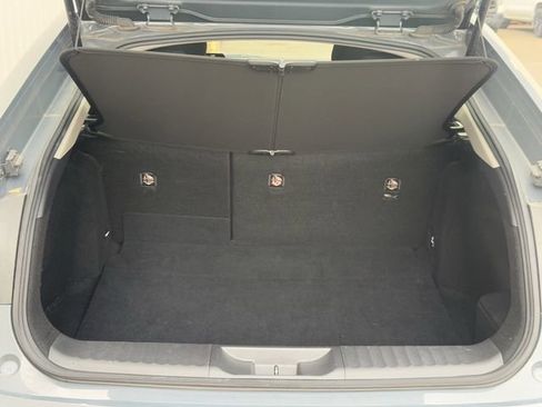 Used 2024 Toyota Prius LE image 31