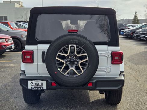 Used 2024 Jeep Wrangler Sahara w/ Safety Group image 10