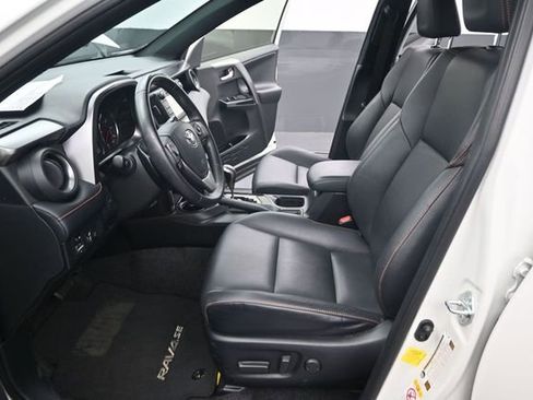 Used 2018 Toyota RAV4 SE w/ Power Extra Value Package FWD image 14