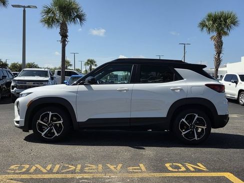 Certified 2021 Chevrolet TrailBlazer RS w/ Sun and Liftgate Package FWD image 3