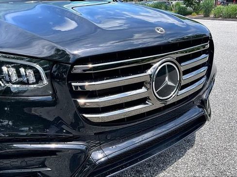 Used 2024 Mercedes-Benz GLS 450 4MATIC image 6