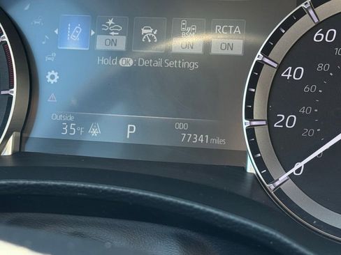 Used 2022 Toyota Highlander XLE image 29