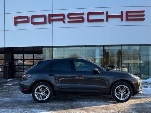 Certified 2023 Porsche Macan image 38