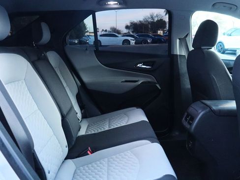 Used 2020 Chevrolet Equinox LS w/ LS Convenience Package image 27