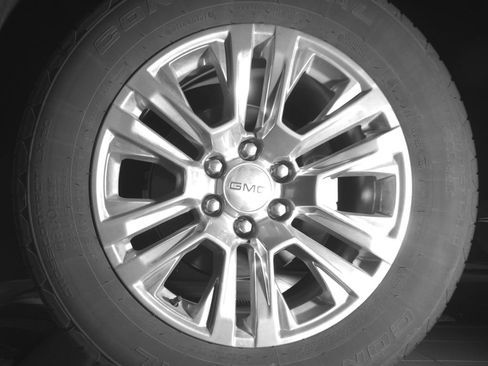 Used 2024 GMC Yukon Denali w/ Advanced Technology Package AWD/4WD image 21