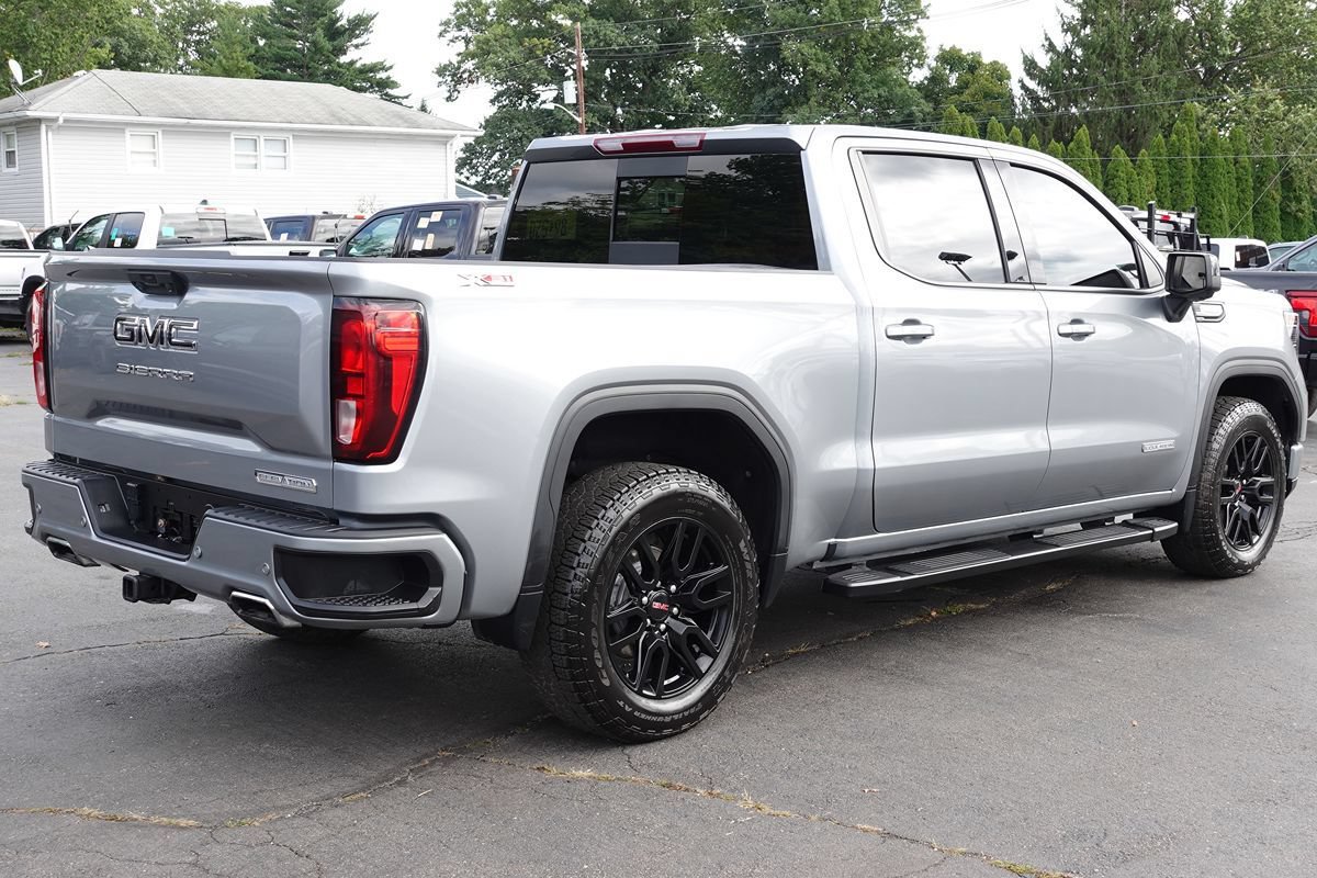 Used 2024 GMC Sierra 1500 Elevation w/ Elevation Premium Package AWD/4WD image 3