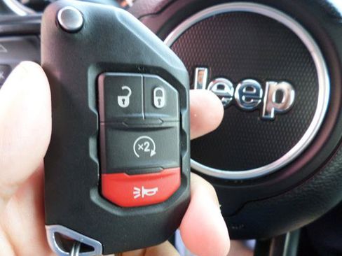 Used 2023 Jeep Wrangler Sport AWD/4WD image 10