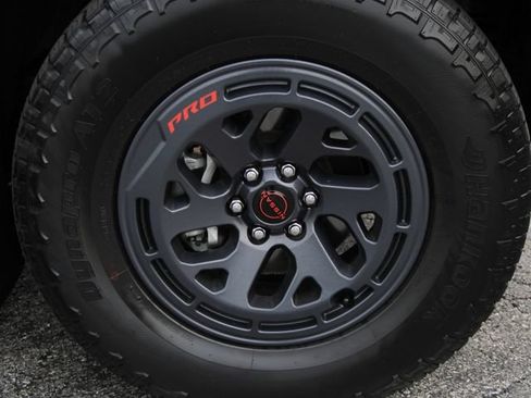 Certified 2025 Nissan Frontier PRO-4X w/ Pro Premium Package AWD/4WD image 12