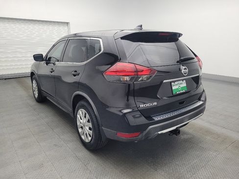Used 2017 Nissan Rogue S image 5