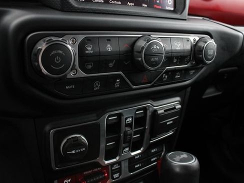 Used 2023 Jeep Wrangler Unlimited Rubicon w/ LED Lighting Group AWD/4WD image 16