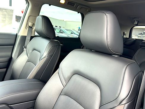 New 2026 Nissan Pathfinder SL w/ SL Premium Package image 11