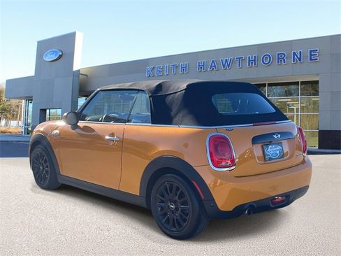 Used 2017 MINI Cooper Convertible image 4