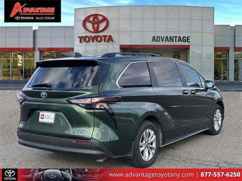 Certified 2024 Toyota Sienna XLE image 7