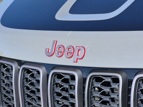 Used 2021 Jeep Grand Cherokee Trailhawk w/ Trailhawk Luxury Group AWD/4WD image 12