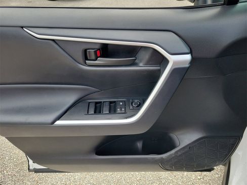 Used 2025 Toyota RAV4 LE image 13