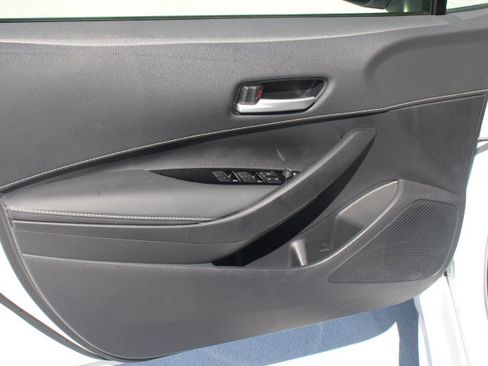 Certified 2025 Toyota Corolla SE FWD image 10