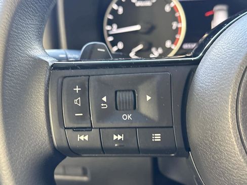 Used 2022 Nissan Rogue SV image 24