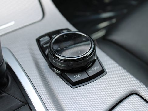 Used 2015 BMW 550i xDrive Sedan image 37