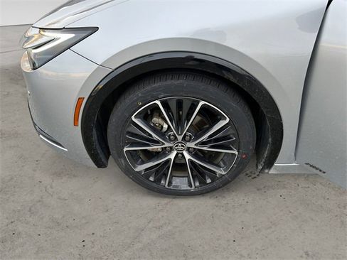 Used 2024 Toyota Prius XLE image 14