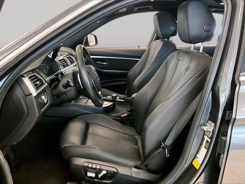 Used 2018 BMW 330i Sedan w/ Convenience Package RWD image 7