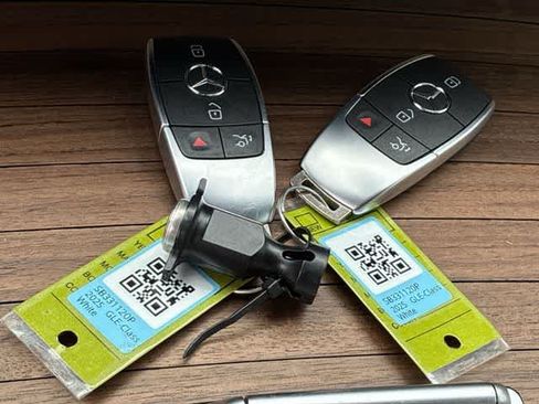 Used 2025 Mercedes-Benz GLE 350 4MATIC image 38