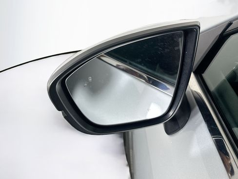 Used 2025 Nissan Pathfinder SV FWD image 16