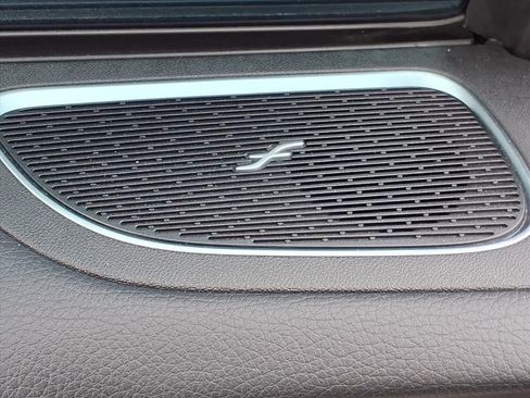 Used 2024 Mercedes-Benz CLE 300 4MATIC Coupe image 20