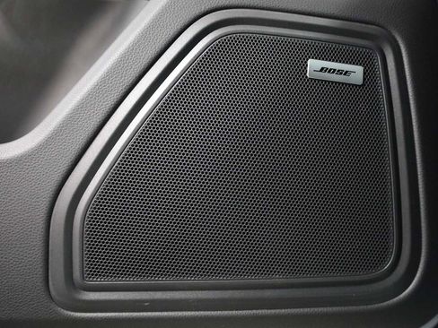 New 2026 Porsche Macan AWD/4WD image 17