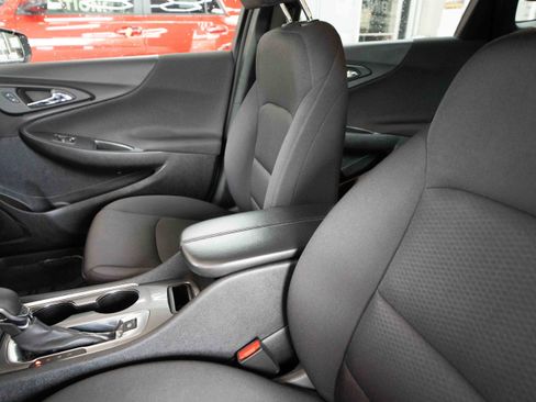 Used 2024 Chevrolet Malibu LT image 10