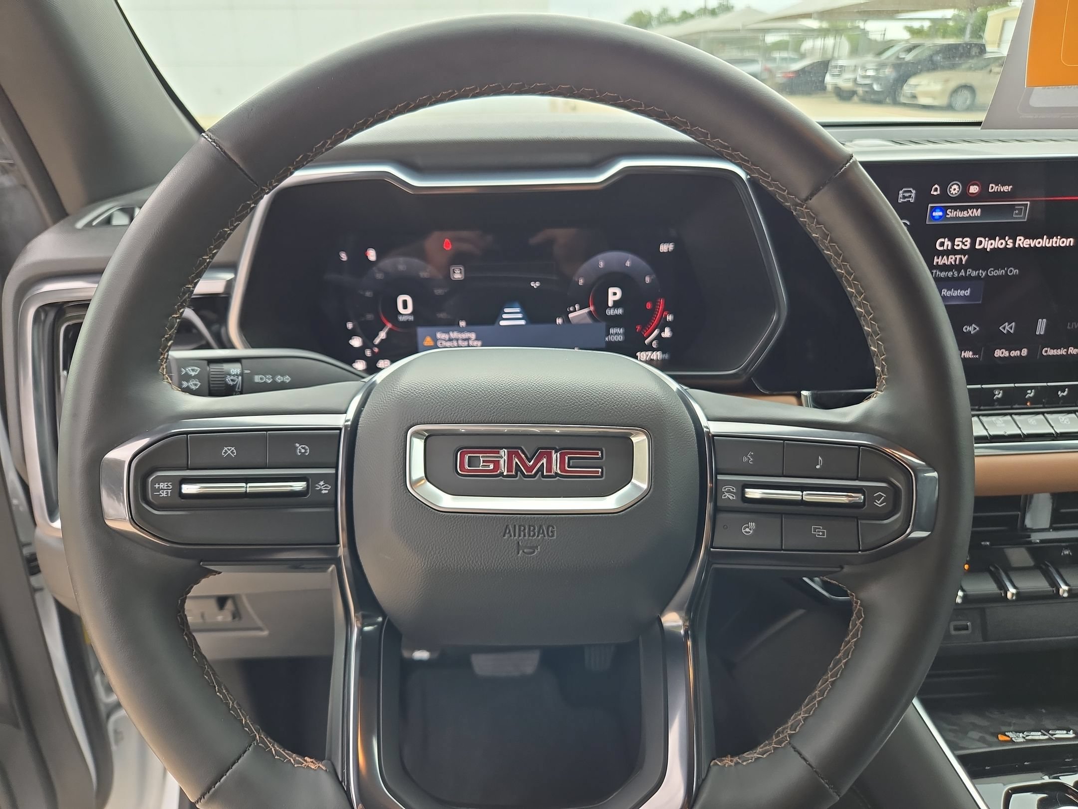 Certified 2025 GMC Canyon AT4 w/ AT4 Premium Package AWD/4WD image 19