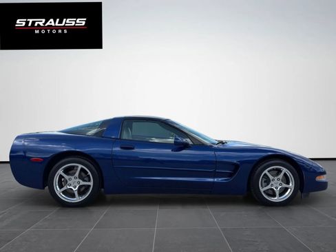 Used 2004 Chevrolet Corvette Coupe w/ Preferred Equipment Group image 6