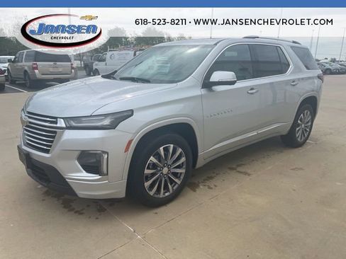 Used 2022 Chevrolet Traverse Premier image 3