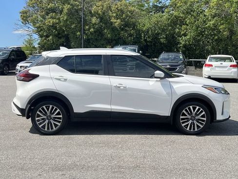 Used 2024 Nissan Kicks SV FWD image 14