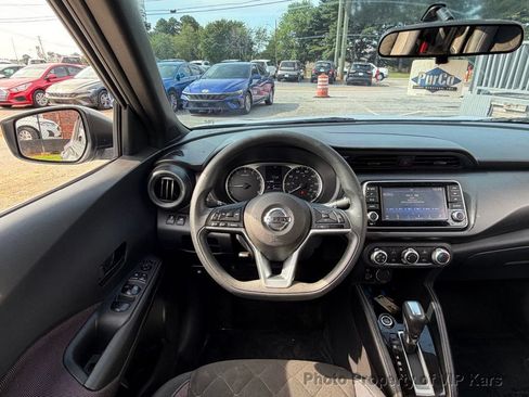 Used 2018 Nissan Kicks S FWD image 20