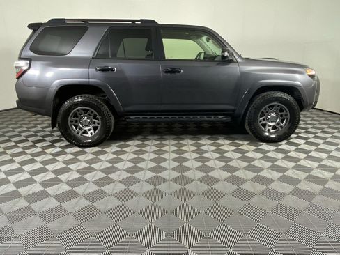 Used 2020 Toyota 4Runner Venture AWD/4WD image 11
