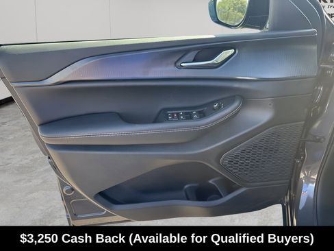 New 2025 Jeep Grand Cherokee Altitude RWD image 29