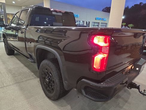 Used 2024 Chevrolet Silverado 2500 LTZ w/ LTZ Plus Package AWD/4WD image 4