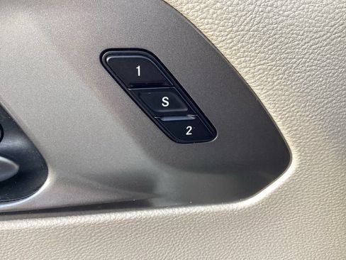 Used 2023 Chrysler Pacifica Touring-L FWD image 25