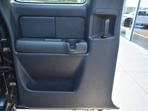 Used 2001 GMC Sierra 2500 4x4 Extended Cab HD w/ Convenience Plus Group image 29