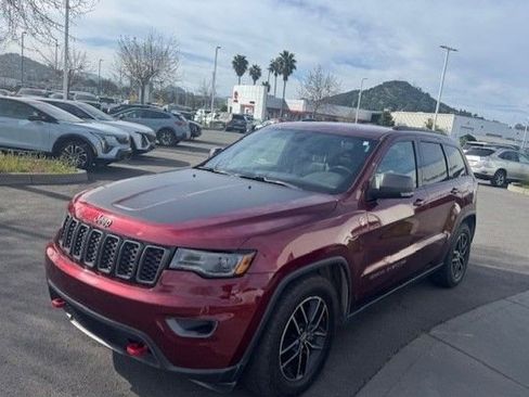 Used 2017 Jeep Grand Cherokee Trailhawk w/ Trailhawk Luxury Group image 3
