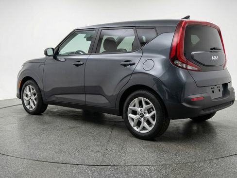Used 2025 Kia Soul LX w/ LX Technology Package FWD image 9