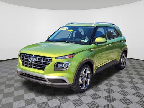 Certified 2023 Hyundai Venue SEL w/ Cargo Package FWD image 2
