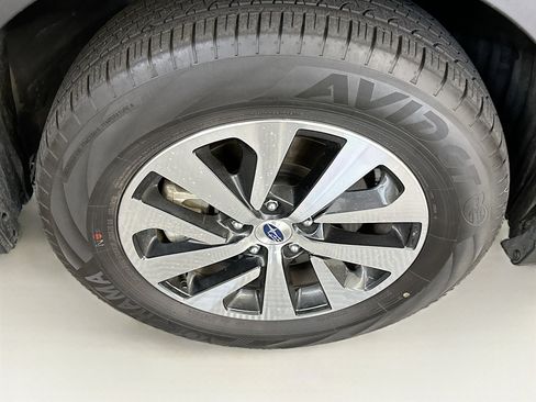 Used 2025 Subaru Outback Premium image 11