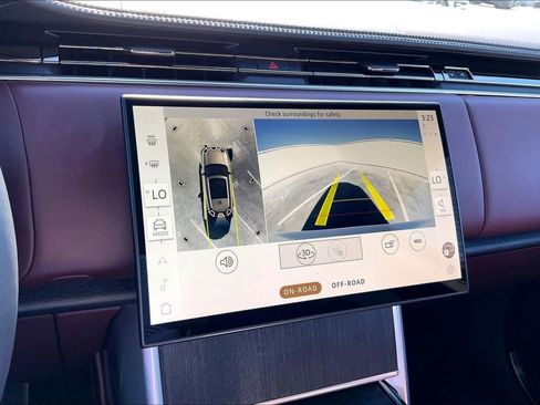 Used 2025 Land Rover Range Rover SE image 14