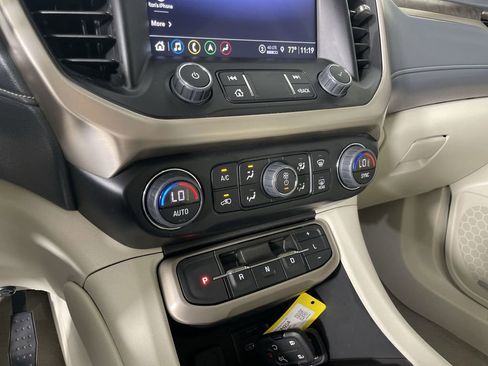 Used 2023 GMC Acadia Denali w/ Denali Ultimate Package image 17