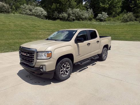 Used 2021 GMC Canyon AT4 w/ Driver Alert Package AWD/4WD image 2