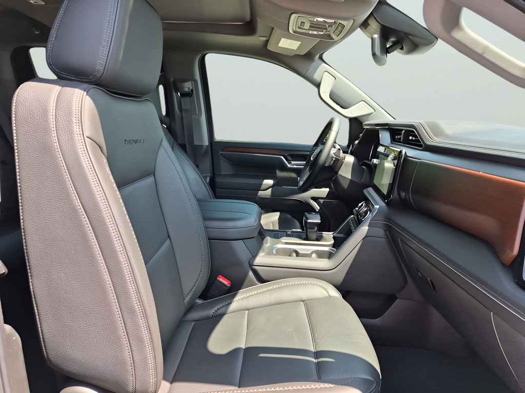 Used 2025 GMC Sierra 1500 Denali AWD/4WD image 48