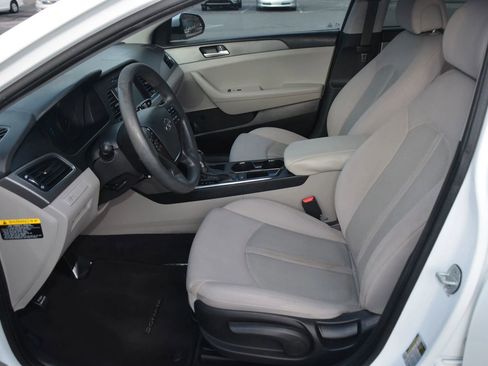 Used 2016 Hyundai Sonata SE w/ Cargo Package image 7