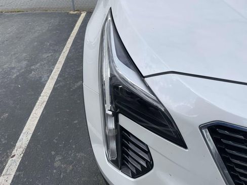 Used 2021 Cadillac XT4 Premium Luxury w/ Cold Weather Package image 10