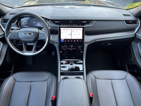 New 2025 Jeep Grand Cherokee Limited image 13